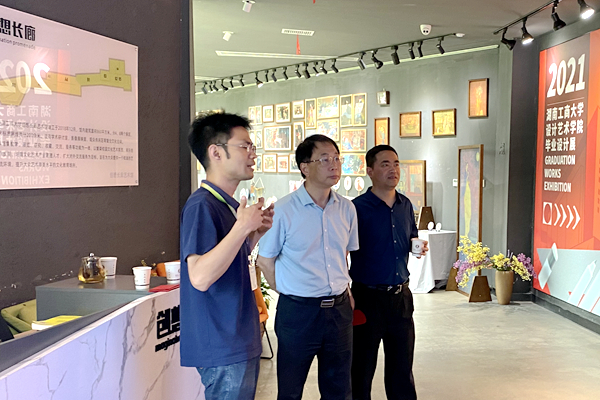 1624613062402028875.jpg 2.jpg